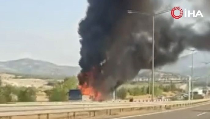 ankarada-yolcu-otobusu-alev-alev-yandi-N35NXLGS.jpg