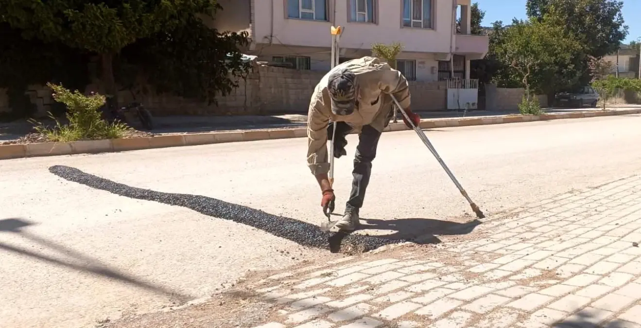 Bedensel Engelli Muhtar Kendi Kasisini Yaptı