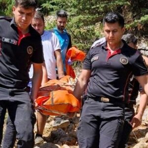 eksi toplamak icin gittigi arazide hayatini kaybetti XiPOGmy6