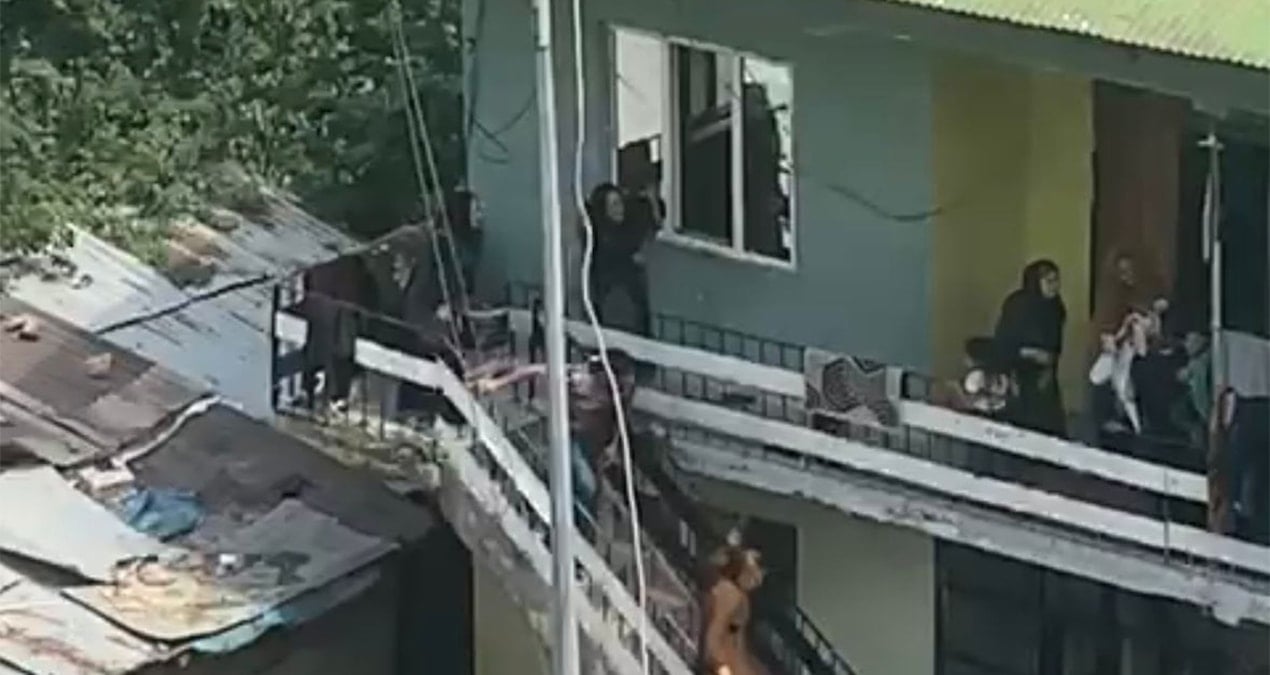 Suriyeliler arasında yumruklu, tekmeli, sopalı kavga