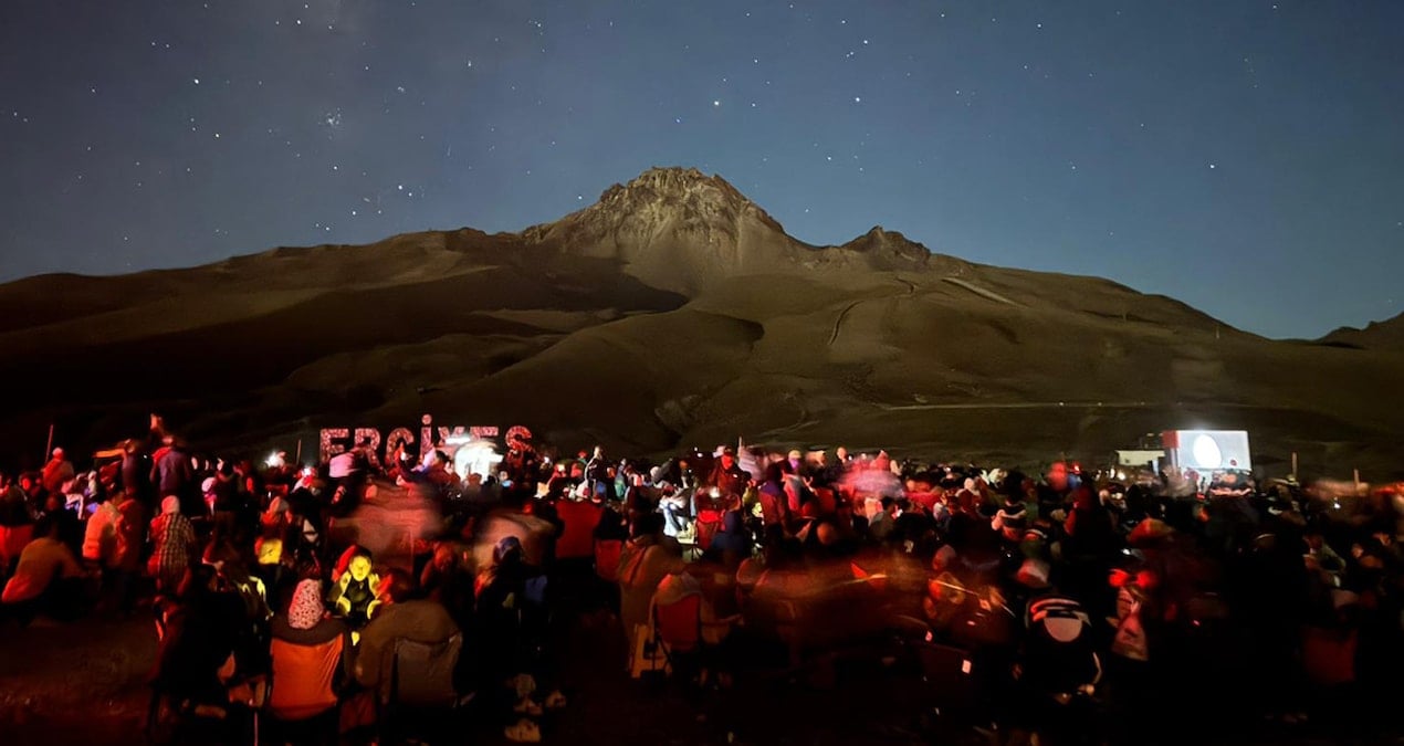 Türkiye’de görsel şölen: Perseid meteor yağmuru nefes kesti