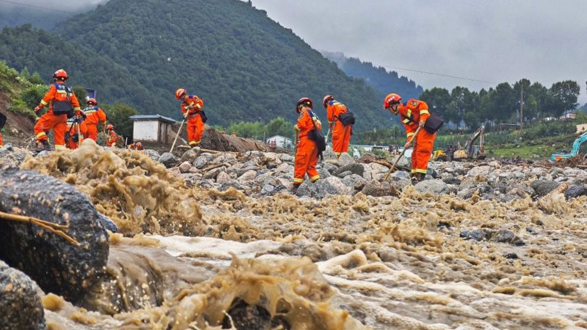Ülkede sel felaketi: Çok sayıda ölü ve kayıp var!