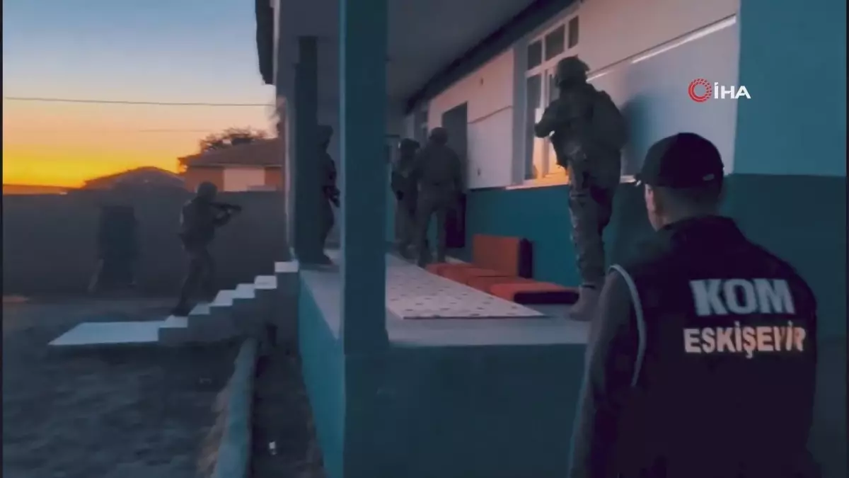 49 ilde tefecilere ve dolandırıcılara büyük operasyon! 115 şüpheli yakalandı