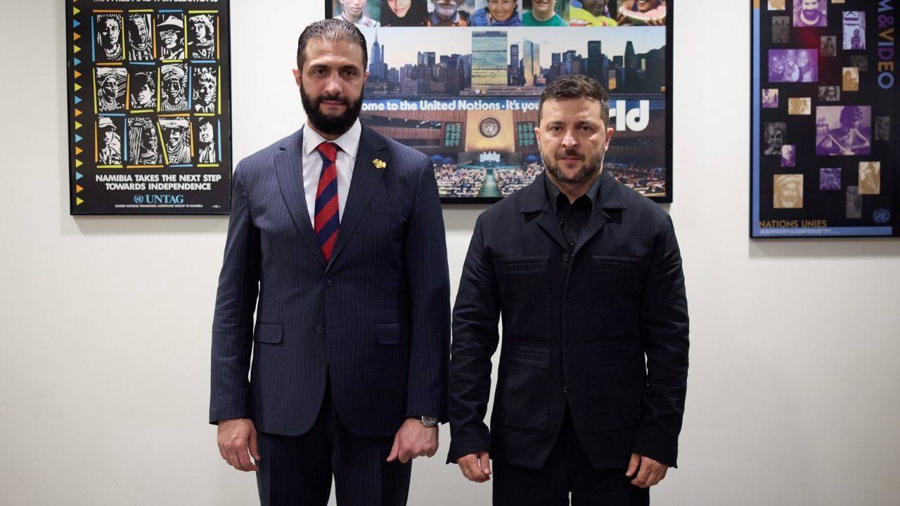 ABD’de bir araya gelen Zelenski ve Şara’dan, diplomatik ilişkilerin yeniden tesisi için ortak bildiri