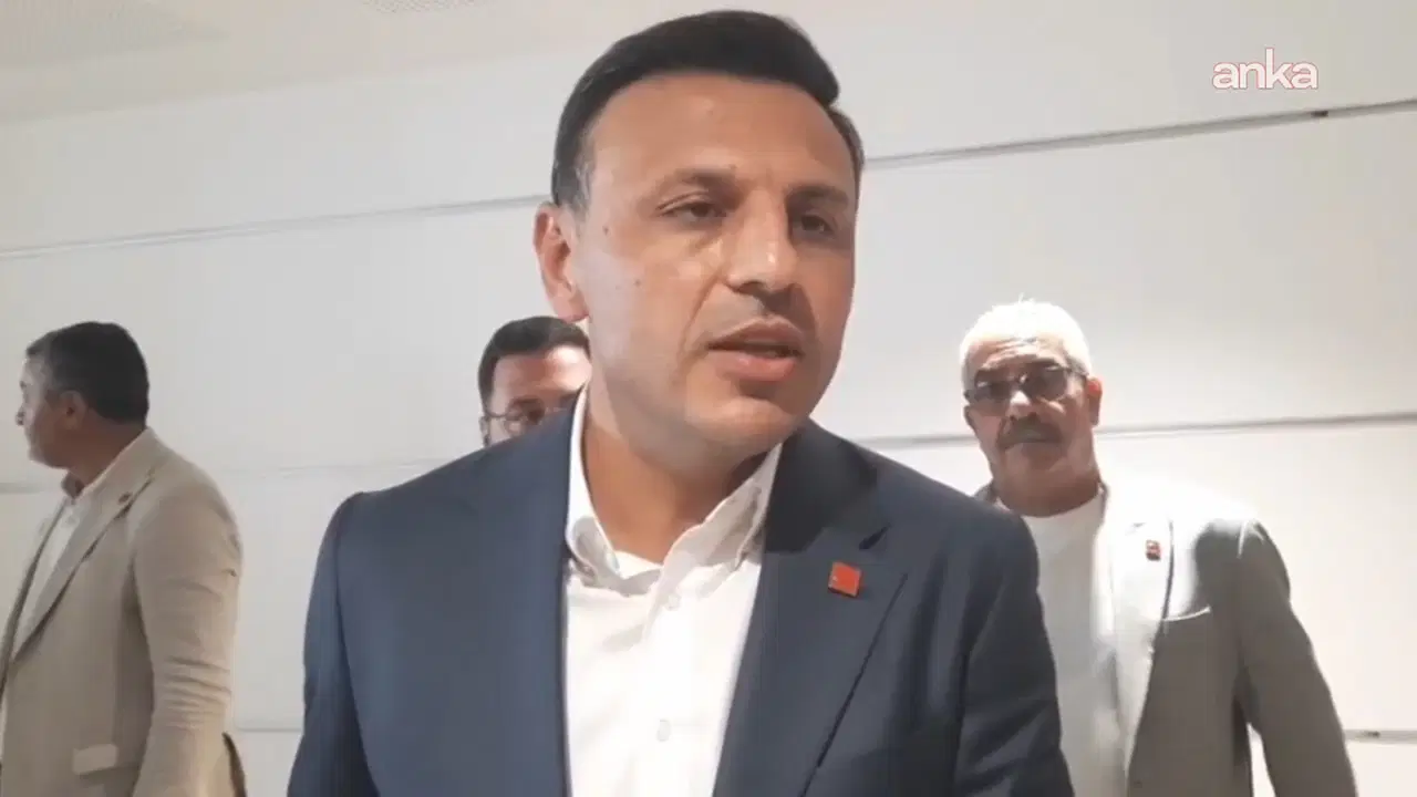 chp kurultay davasi ertelendi ozgur celikten ilk aciklama demoklesin kilicini chpnin tepesinde sallandirma girisimi mLNUqqKQ