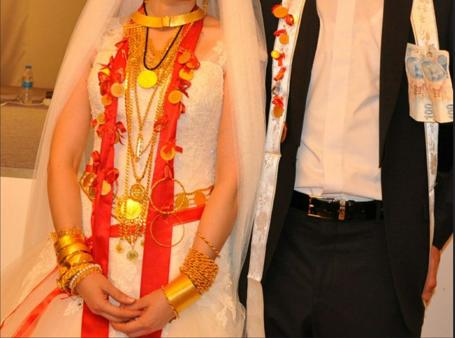 Düğünlerde altın takı devri bitti!