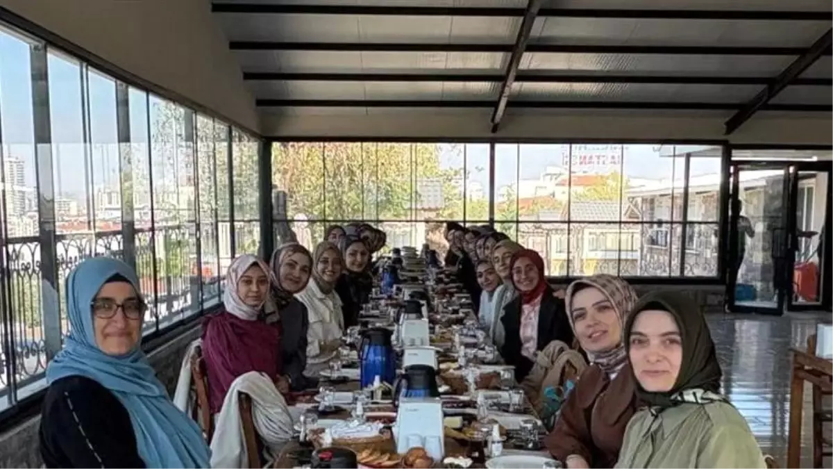 afyonkarahisarda genc kiz ogrencilere yonelik kahvalti programi duzenlendi nad7ynem.jpg