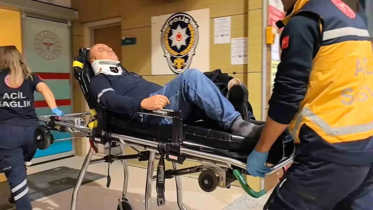 bursada hafif ticari arac tirla carpisti 2 yarali NUG7FJBS