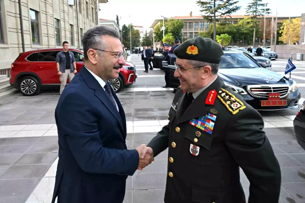 Genelkurmay Başkanı ve Hava Kuvvetleri Komutanı Eskişehir’de