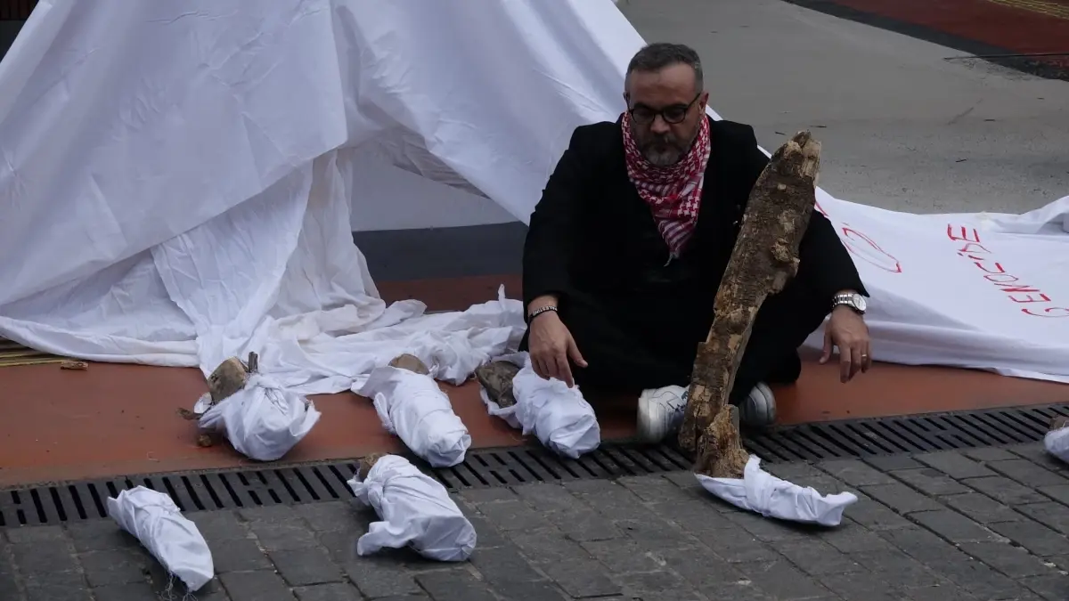 kemal saglamdan gazzeye dikkat cekme eylemi 4BMAhyDv