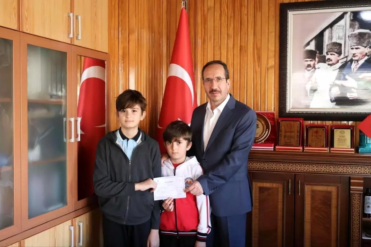 Küçük Yaşta Büyük Vicdan: Ömer ve Selim Parlak Kardeşlerin Bağışı