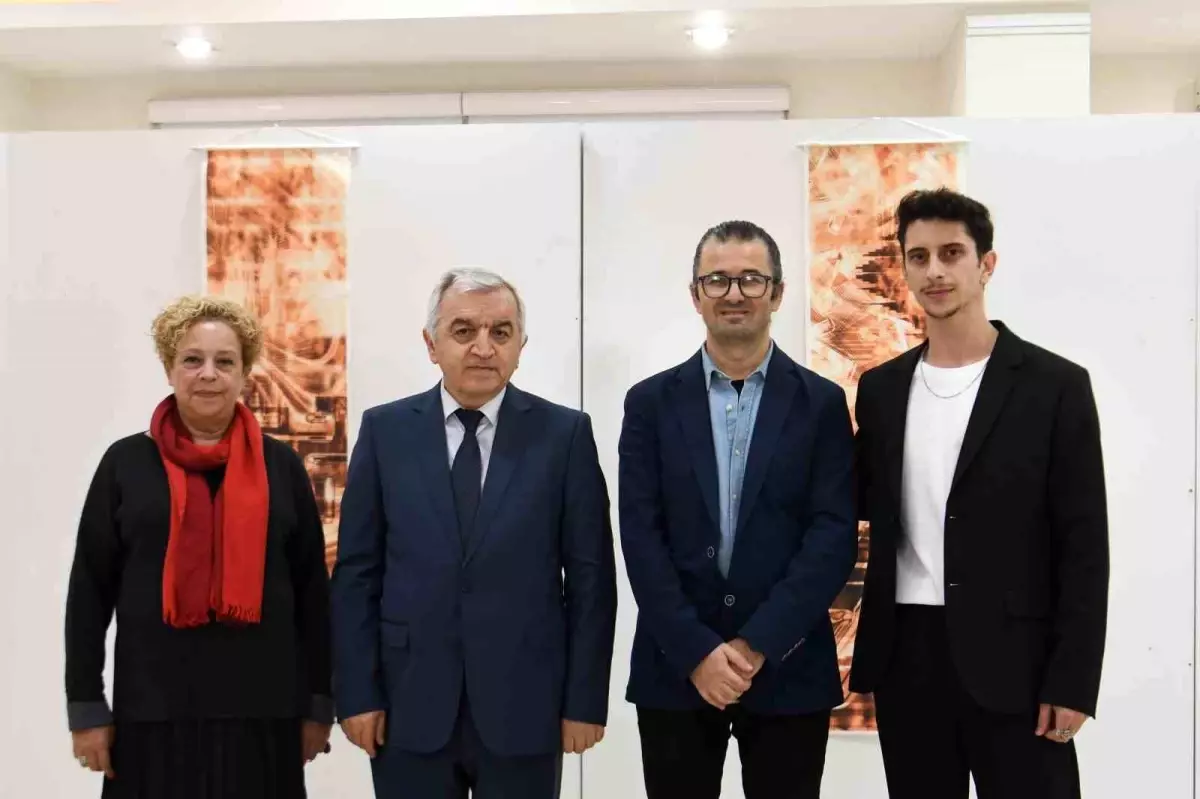 manisa motifleri modern tasarimla bulustu FVZYKXvz.jpg