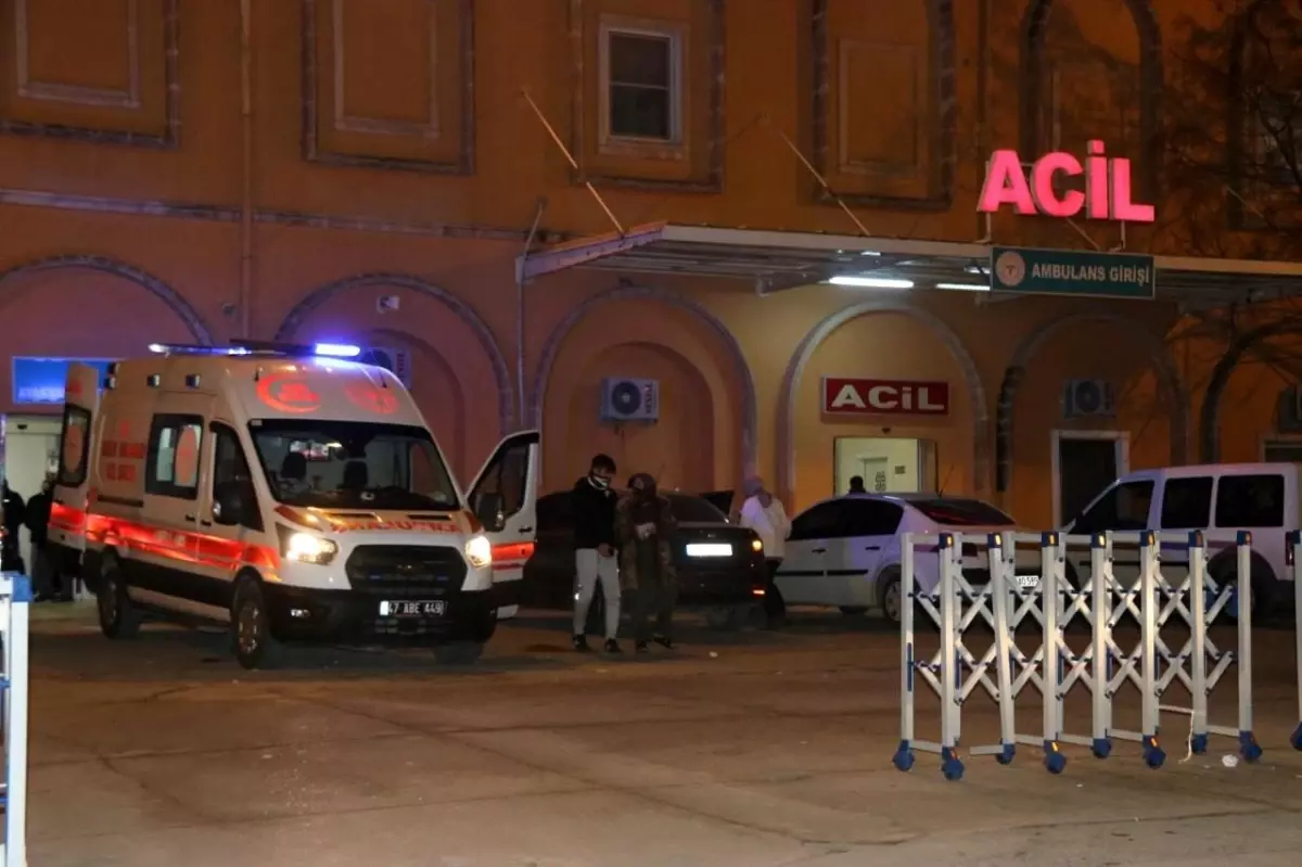 mardinde otomobil kazasi 5 yarali 49l9FLup.jpg