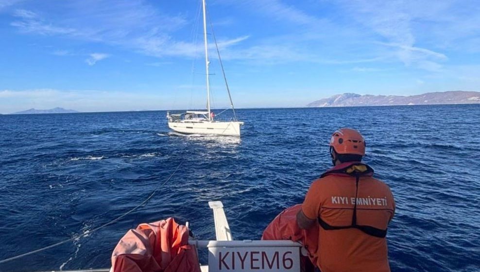 muglada suruklenen teknedekiiki kisi kurtarildi 9WP19hfK.jpg