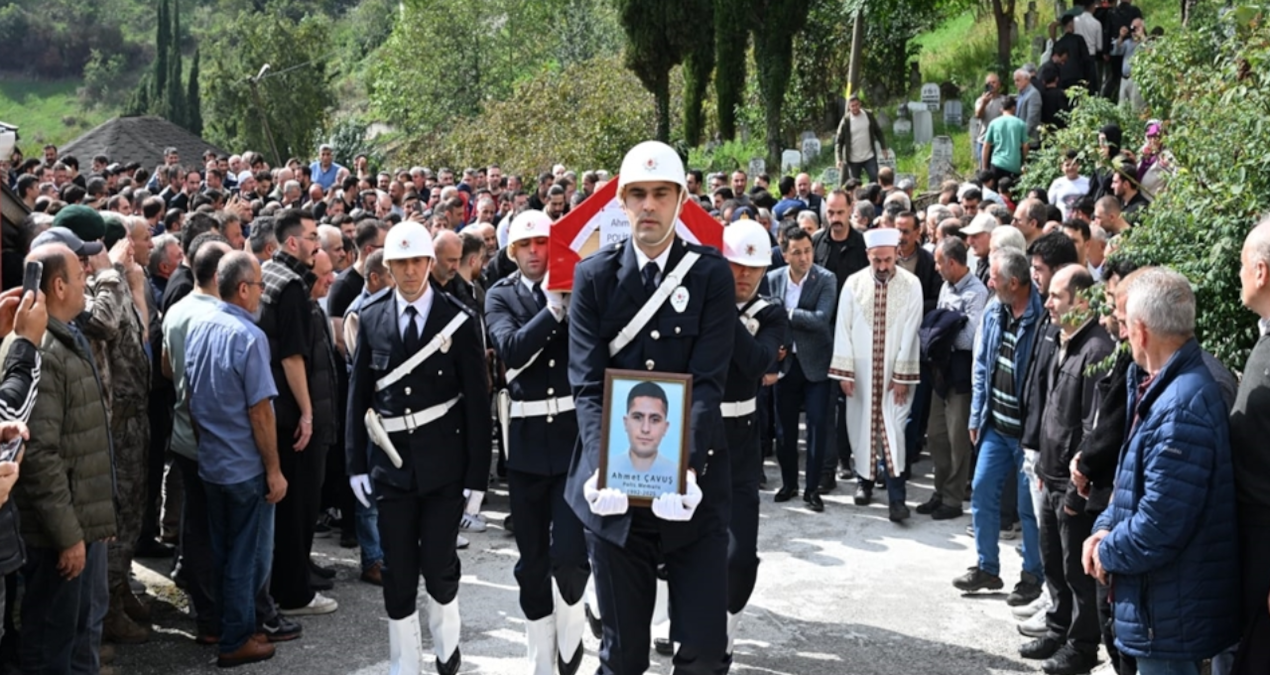 Trabzon’da uçuruma düşen polis memuru toprağa verildi