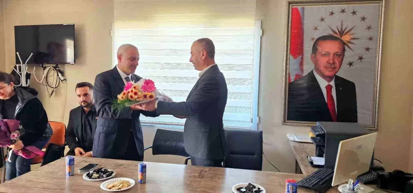 AK Parti Dikili’de Başkan Değişimi