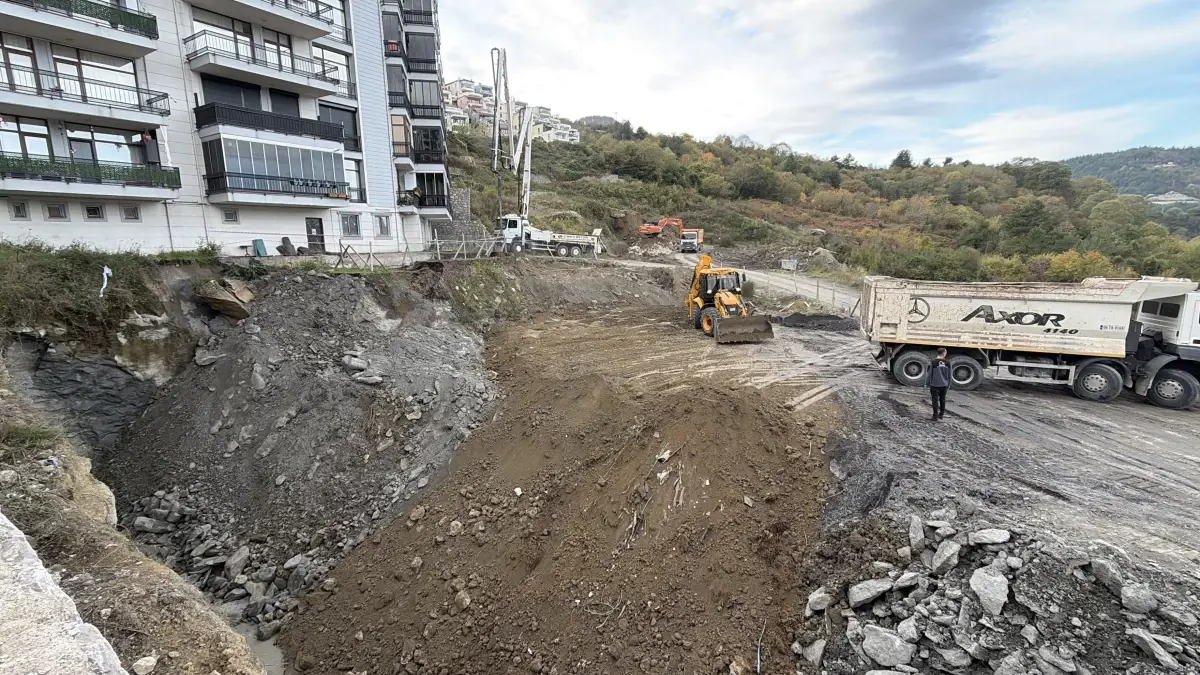 Amasra’da Toprak Kayması: Tahliye ve Doldurma Çalışmaları Başladı