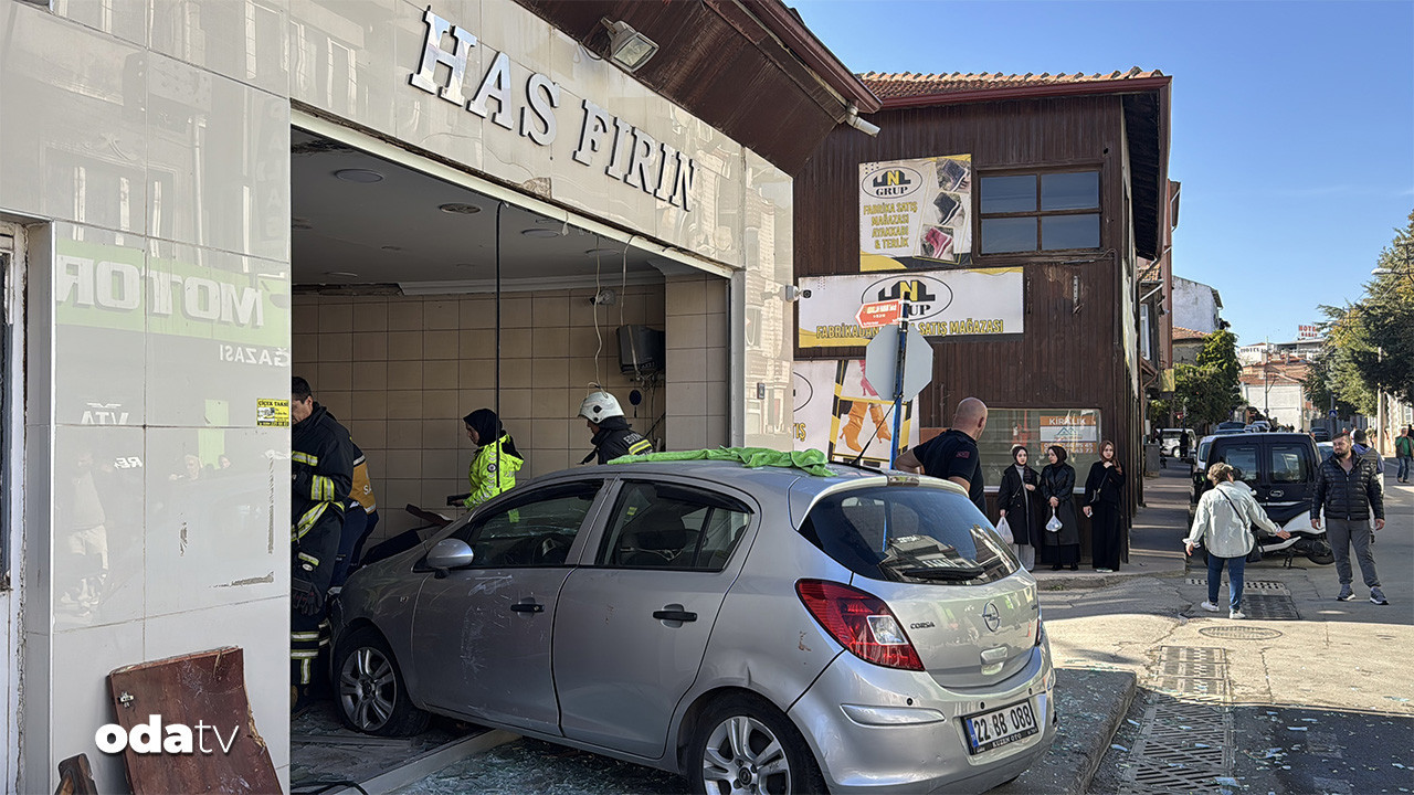 edirnede otomobil ekmek firinina daldi 4 yarali jTBsJFF5.jpg