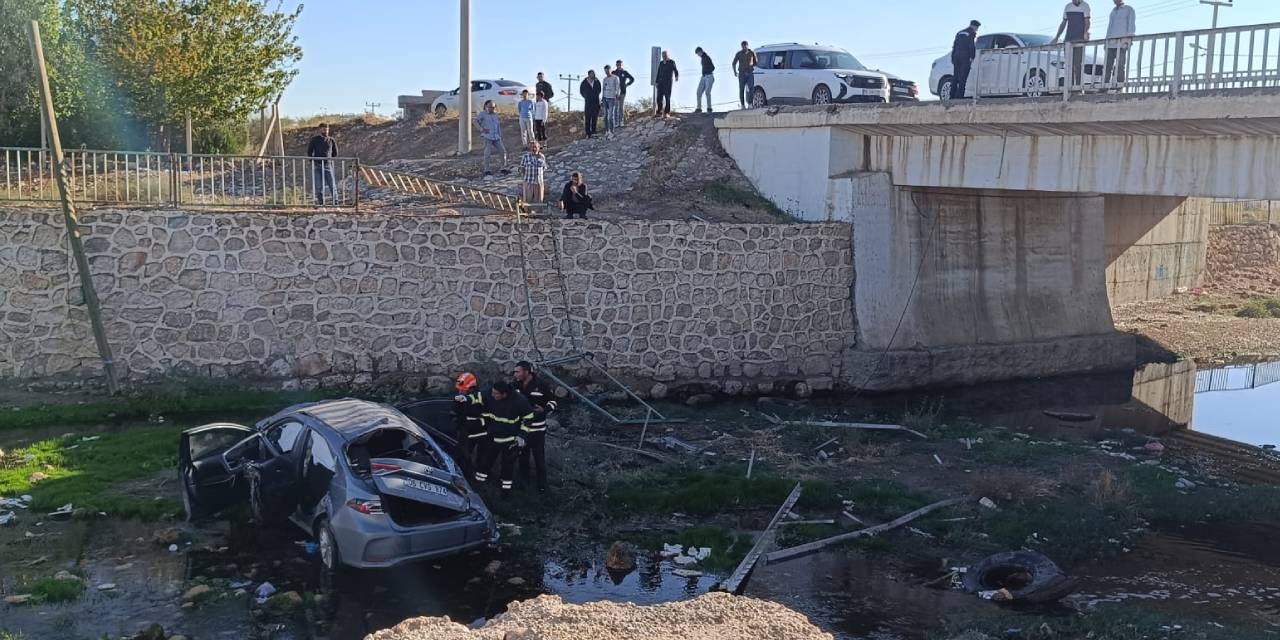 Mardin’de kontrolden çıkan otomobil dere yatağına uçtu: 3 yaralı