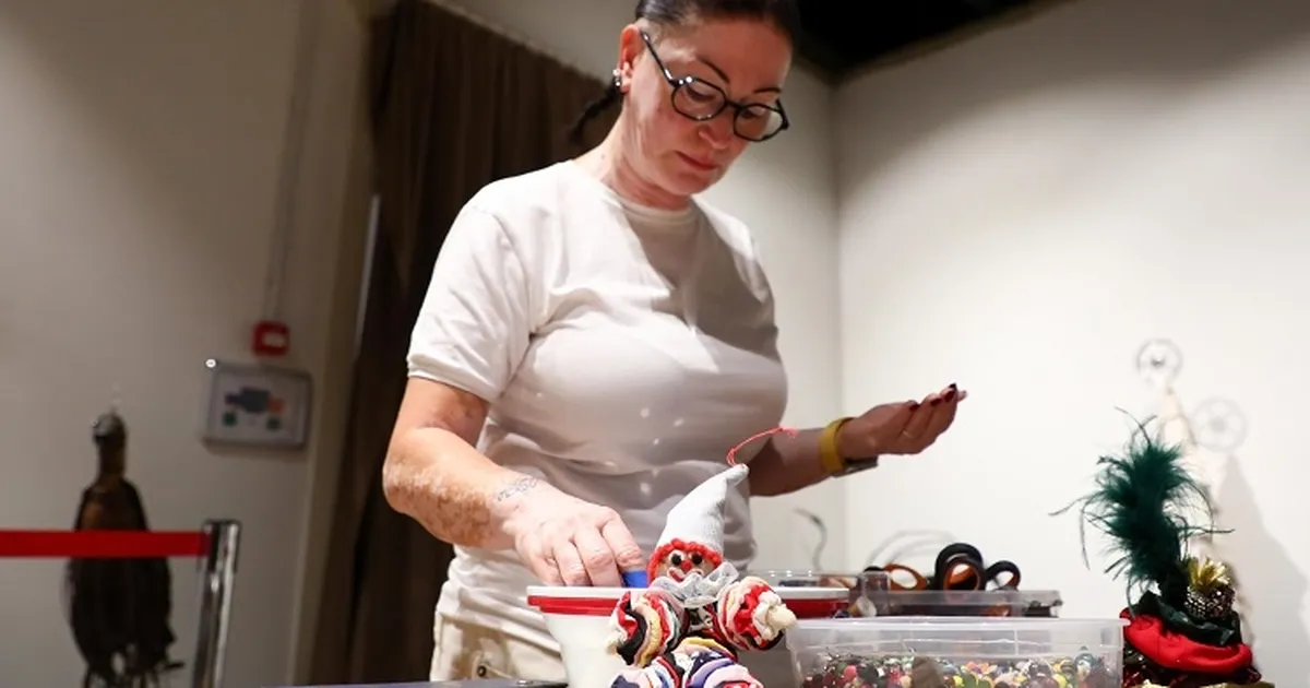 Antalya’da atık kumaşlar kadınların emeğiyle yılbaşı neşesine dönüştü