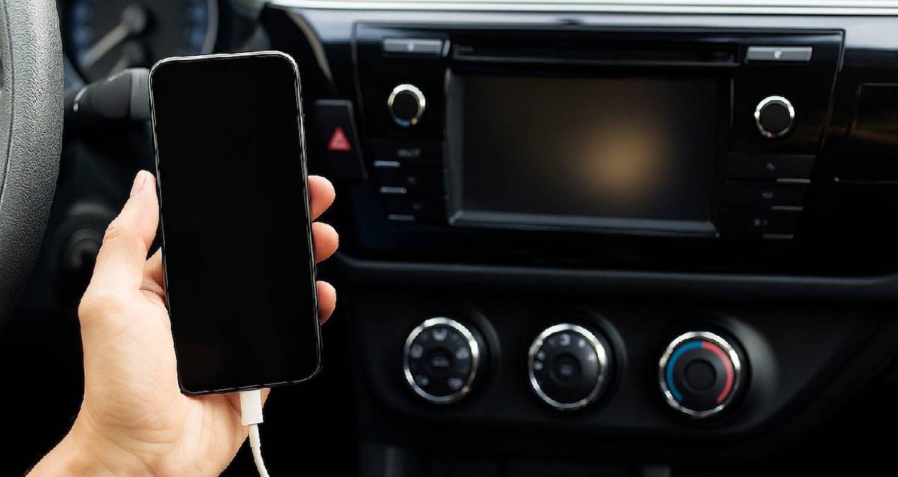 Arabada telefonunu şarja takan herkese uyarı yapıldı