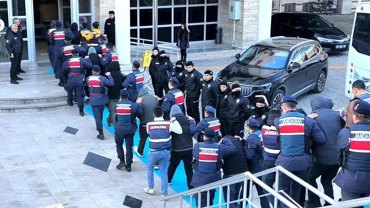 DEAŞ’a Yönelik Operasyonda 11 Tutuklama