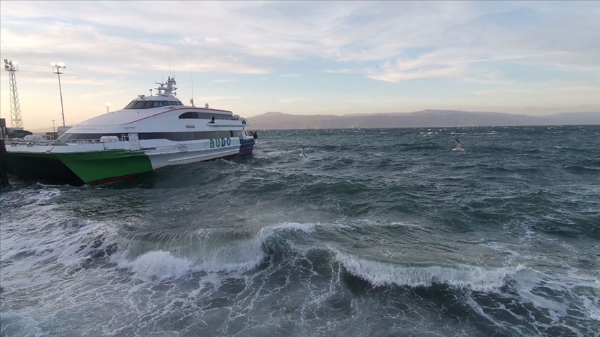 Deniz ulaşımına lodos engeli. İDO ve BUDO’dan sefer iptalleri