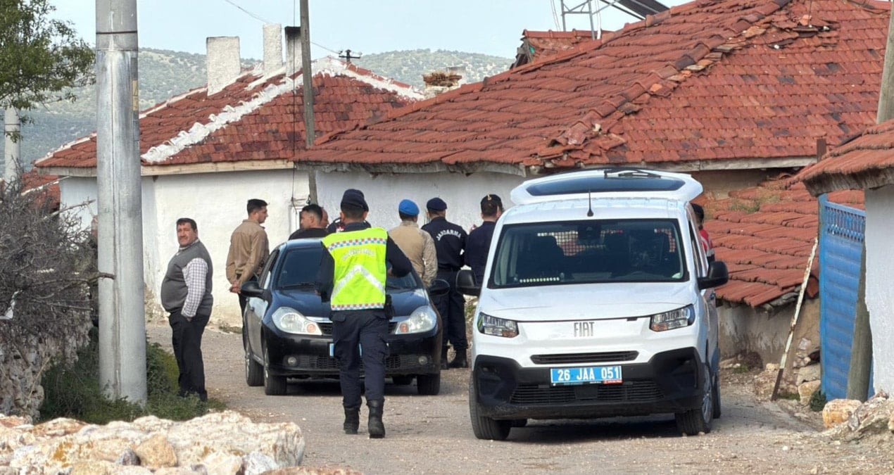 Akraba Kavgasında Kan Döküldü: Amca Öldürüldü, Kuzen Yaralandı