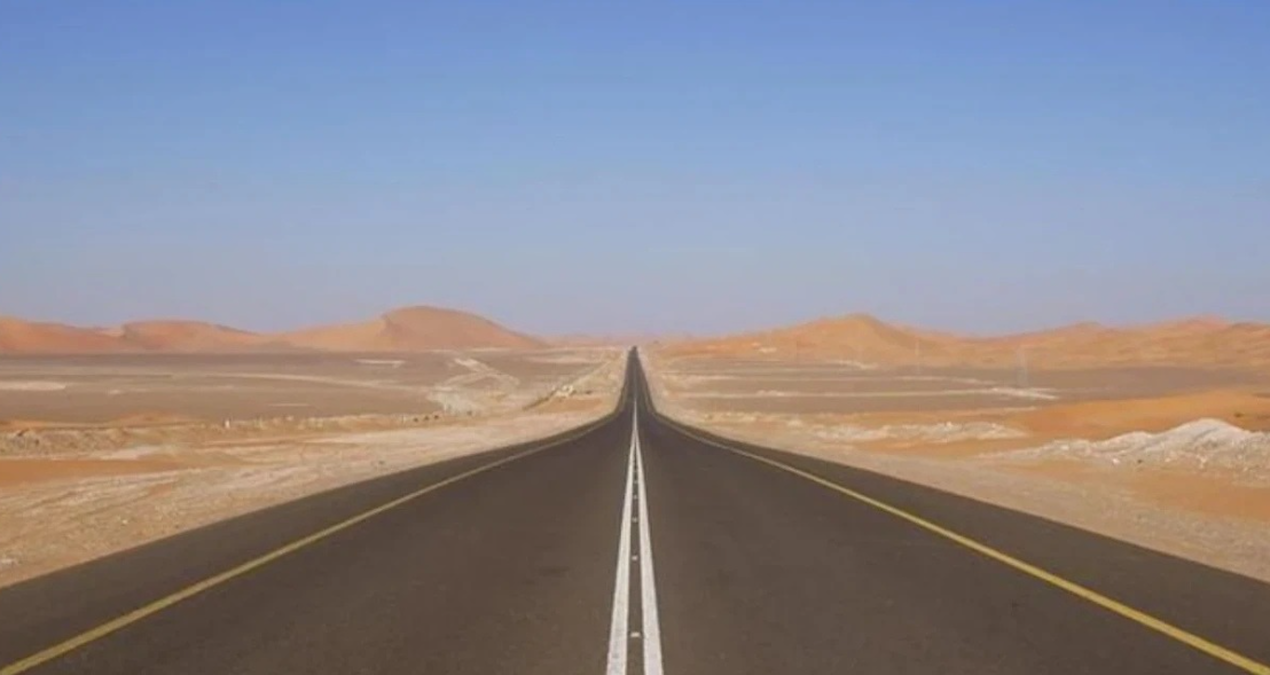 Dünyanın En Uzun Düz Yolu: 256 Kilometre Süren Virajsız Yol
