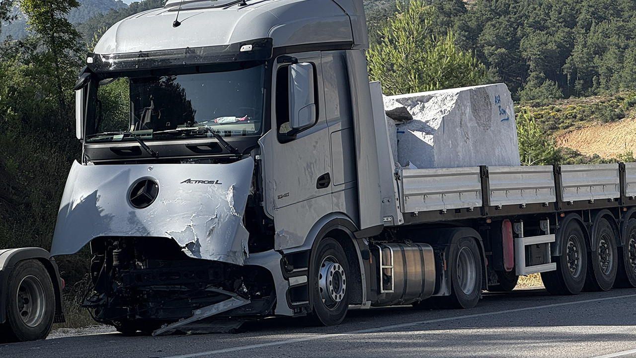 Antalya’da Feci Trafik Kazası: Yaşlı Çift Hayatını Kaybetti