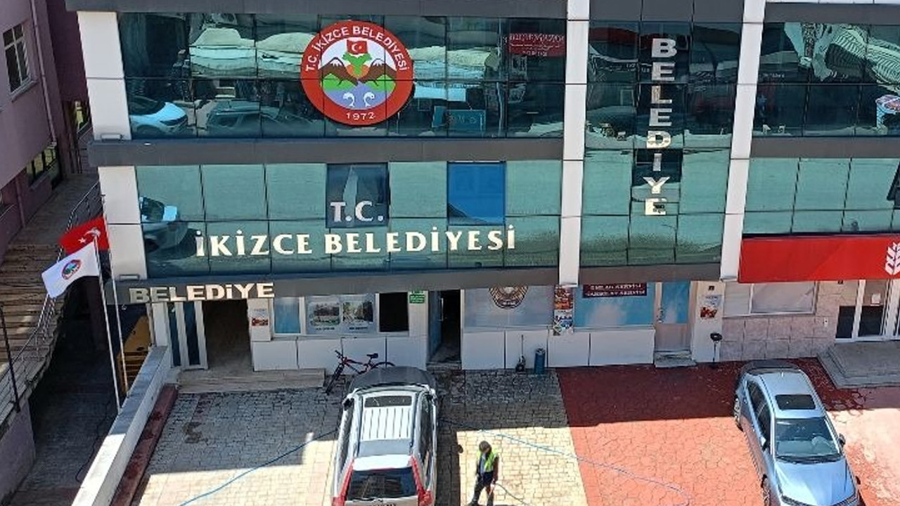 İkizce Belediyesi’nde Maaş Sorunu: Çalışanlar Zor Durumda, Başkan Çift Maaş Alıyor İddiası