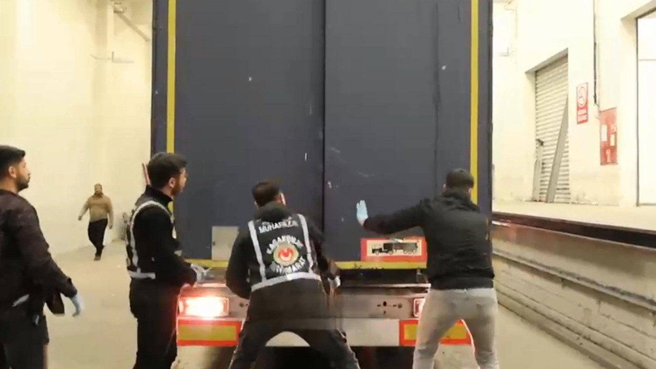 Kapıkule Sınır Kapısı’nda TIR’da Kaçak Yük Ele Geçirildi