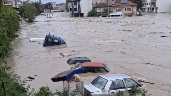 Sel ve Dolu Felaketi: Türkiye’nin Birçok Şehrinde Yaralar Açıldı