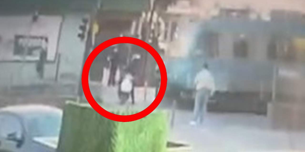 Yolu Kısaltmaya Çalışırken Tramvayın Altında Kaldı: Motokurye Kazası