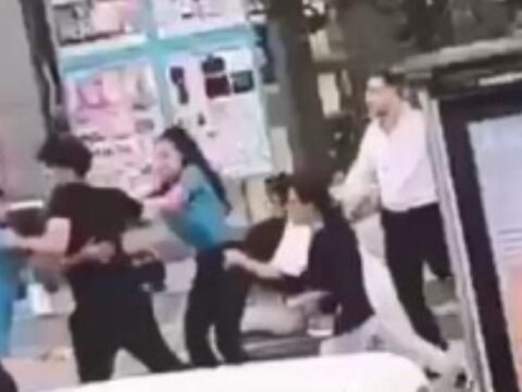 Bildiginiz butun sebepleri unutun tekmeli yumruklu kavganin sebebi karpuzun cekirdegi 81YpsI6B